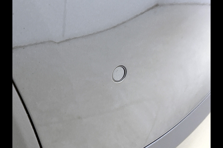 Mercedes-Benz GLC 300e 4MATIC Business Solution Luxury | Advanced pakket | Trekhaak | Sierdelen ruitlook zilvergrijs | Smartphone-integratie | Stoelverwarming | Sfeerverlichting | Warmtewerend, donkergetint glas |