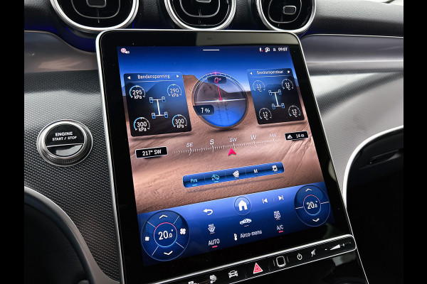 Mercedes-Benz GLC 300e 4MATIC Business Solution Luxury | Advanced pakket | Trekhaak | Sierdelen ruitlook zilvergrijs | Smartphone-integratie | Stoelverwarming | Sfeerverlichting | Warmtewerend, donkergetint glas |