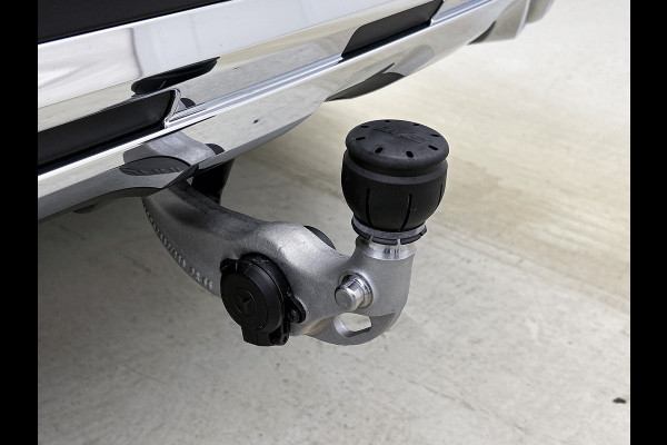 Mercedes-Benz GLC 300e 4MATIC Business Solution Luxury | Advanced pakket | Trekhaak | Sierdelen ruitlook zilvergrijs | Smartphone-integratie | Stoelverwarming | Sfeerverlichting | Warmtewerend, donkergetint glas |