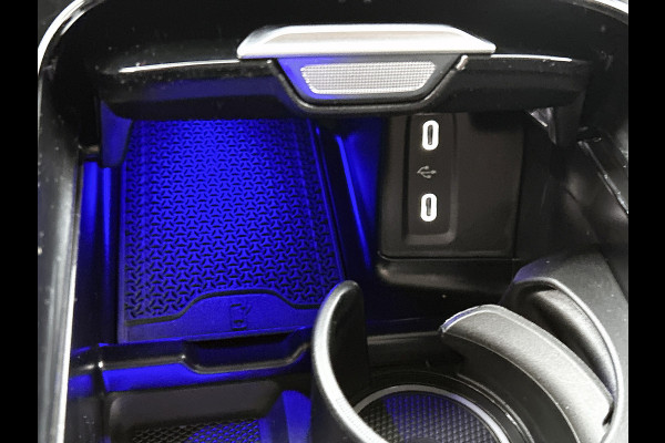 Mercedes-Benz GLC 300e 4MATIC Business Solution Luxury | Advanced pakket | Trekhaak | Sierdelen ruitlook zilvergrijs | Smartphone-integratie | Stoelverwarming | Sfeerverlichting | Warmtewerend, donkergetint glas |