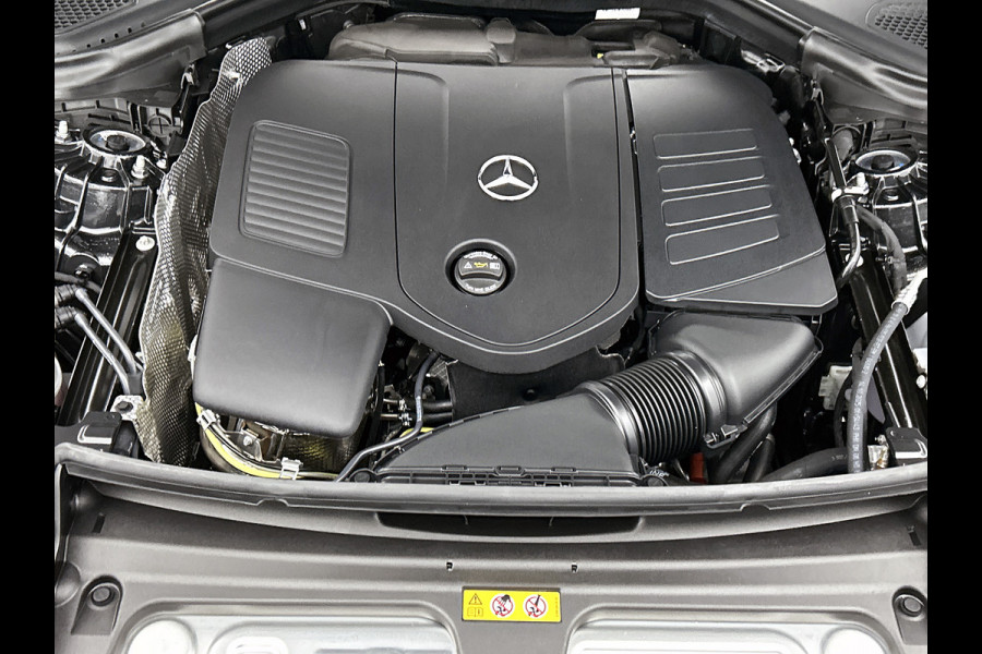 Mercedes-Benz GLC 300e 4MATIC Business Solution Luxury | Advanced pakket | Trekhaak | Sierdelen ruitlook zilvergrijs | Smartphone-integratie | Stoelverwarming | Sfeerverlichting | Warmtewerend, donkergetint glas |