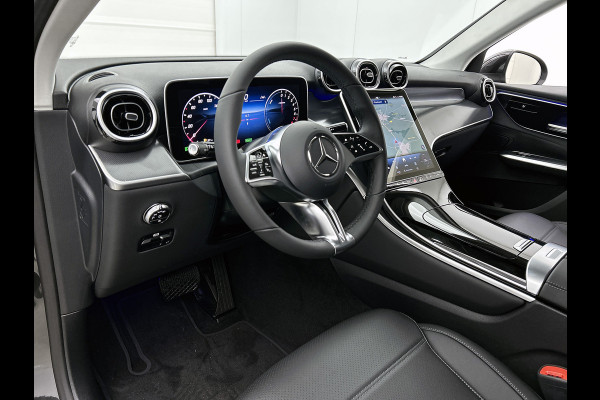 Mercedes-Benz GLC 300e 4MATIC Business Solution Luxury | Advanced pakket | Trekhaak | Sierdelen ruitlook zilvergrijs | Smartphone-integratie | Stoelverwarming | Sfeerverlichting | Warmtewerend, donkergetint glas |
