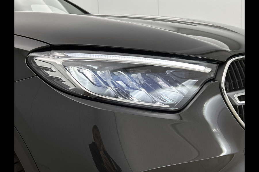 Mercedes-Benz GLC 300e 4MATIC Business Solution Luxury | Advanced pakket | Trekhaak | Sierdelen ruitlook zilvergrijs | Smartphone-integratie | Stoelverwarming | Sfeerverlichting | Warmtewerend, donkergetint glas |