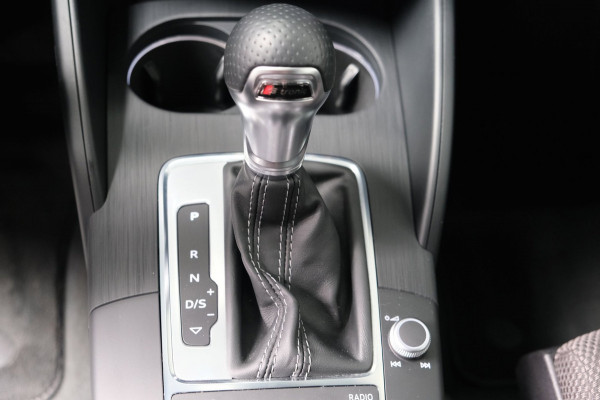 Audi A3 Limousine 35 TFSI CoD Advance Sport 2x S-Line Automaat - N.A.P. Airco, Cruise, PDC.