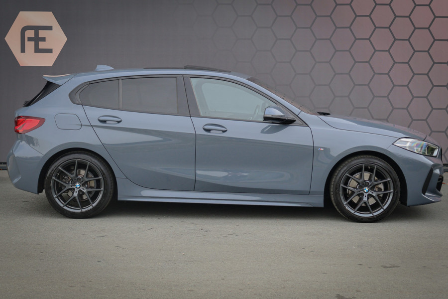 BMW 1-serie 118i High Executive M-Sport | HARMAN & KARDON | PANORAMADAK | SPORTSTOELEN VOLLEDER INTERIEUR | STOELVERWARMING | SFEERVERLICHTING | CRUISE CONTROL |
