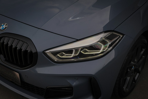 BMW 1-serie 118i High Executive M-Sport | HARMAN & KARDON | PANORAMADAK | SPORTSTOELEN VOLLEDER INTERIEUR | STOELVERWARMING | SFEERVERLICHTING | CRUISE CONTROL |