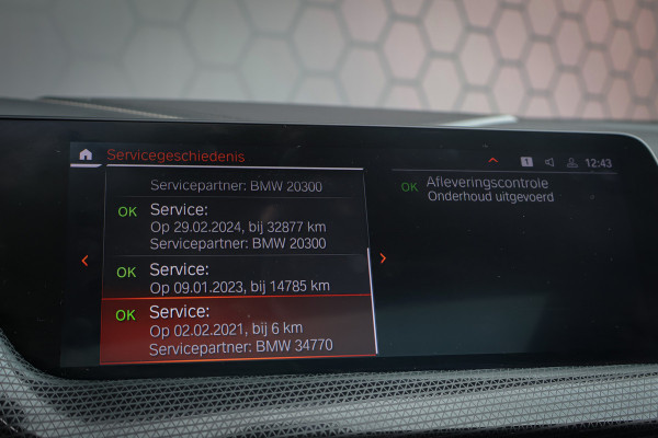 BMW 1-serie 118i High Executive M-Sport | HARMAN & KARDON | PANORAMADAK | SPORTSTOELEN VOLLEDER INTERIEUR | STOELVERWARMING | SFEERVERLICHTING | CRUISE CONTROL |