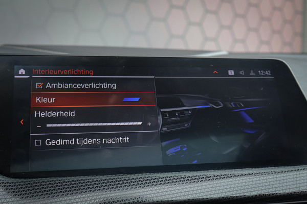 BMW 1-serie 118i High Executive M-Sport | HARMAN & KARDON | PANORAMADAK | SPORTSTOELEN VOLLEDER INTERIEUR | STOELVERWARMING | SFEERVERLICHTING | CRUISE CONTROL |