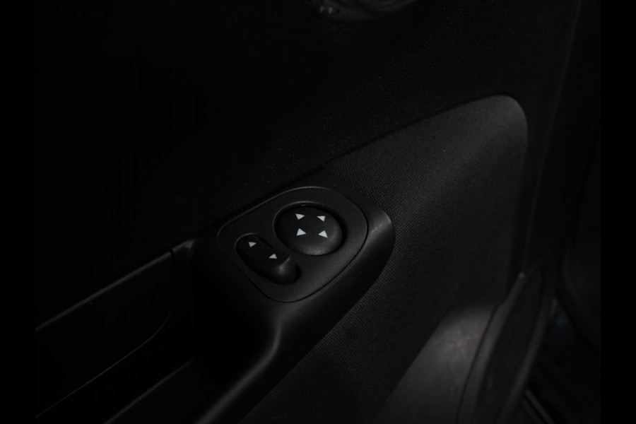 Fiat 500C 1.0 Hybrid Vita Cabrio Airco LED Parkeersensoren achter Cruise control Radio Apple Carplay/ Android Auto