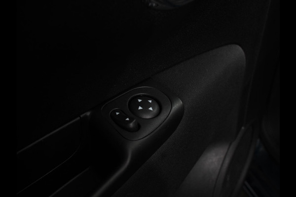 Fiat 500C 1.0 Hybrid Vita Cabrio Airco LED Parkeersensoren achter Cruise control Radio Apple Carplay/ Android Auto