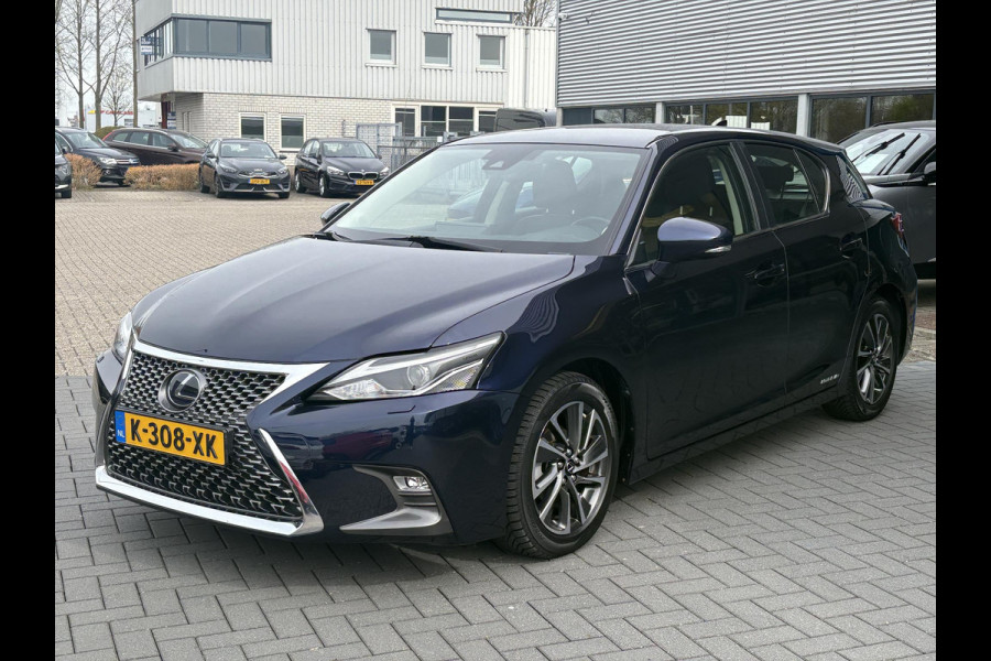 Lexus CT 200h Ultimate Edition 136pk | Achteruitrijcamera | Climate Control | Xenon | PDC |