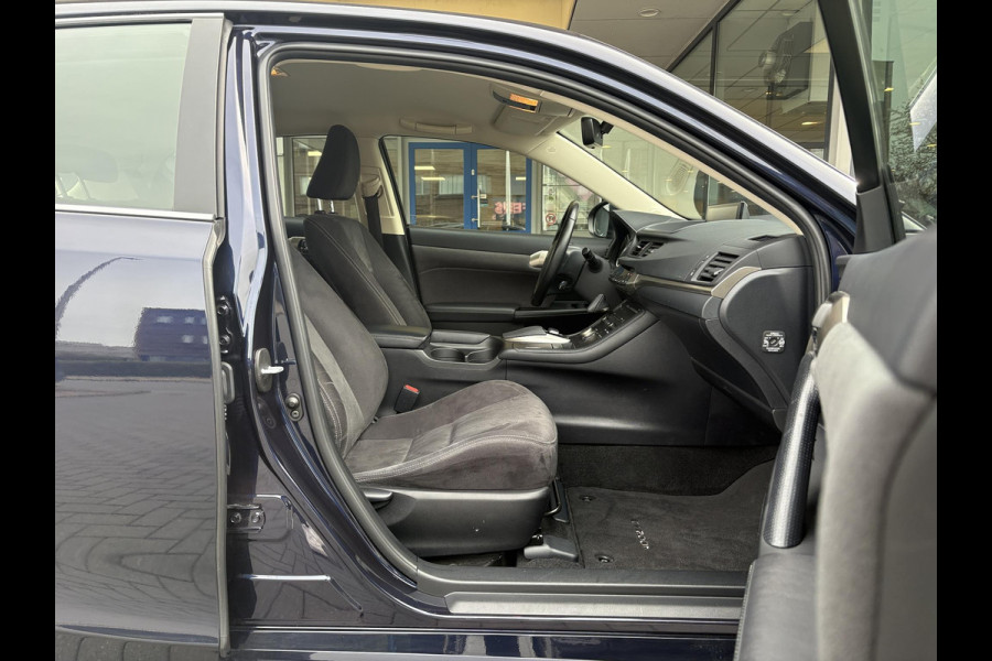 Lexus CT 200h Ultimate Edition 136pk | Achteruitrijcamera | Climate Control | Xenon | PDC |