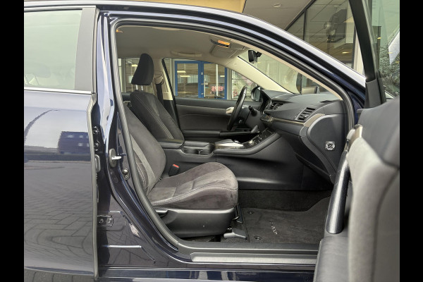 Lexus CT 200h Ultimate Edition 136pk | Achteruitrijcamera | Climate Control | Xenon | PDC |