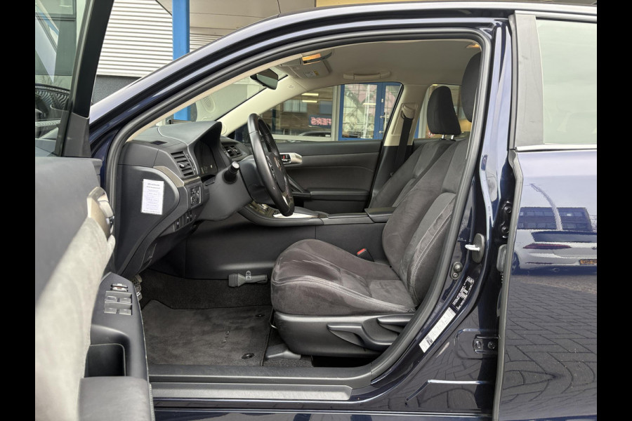 Lexus CT 200h Ultimate Edition 136pk | Achteruitrijcamera | Climate Control | Xenon | PDC |