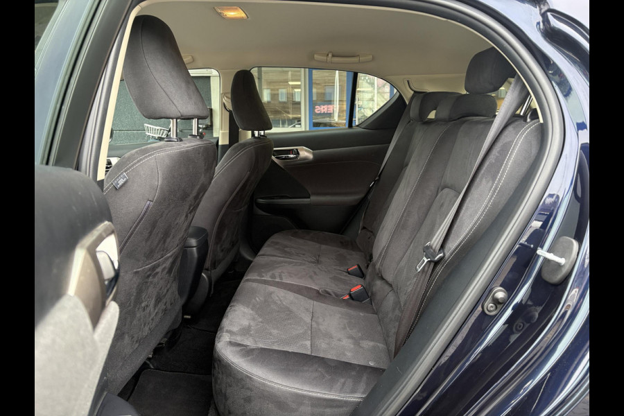 Lexus CT 200h Ultimate Edition 136pk | Achteruitrijcamera | Climate Control | Xenon | PDC |