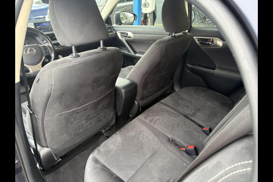 Lexus CT 200h Ultimate Edition 136pk | Achteruitrijcamera | Climate Control | Xenon | PDC |