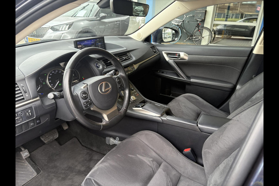 Lexus CT 200h Ultimate Edition 136pk | Achteruitrijcamera | Climate Control | Xenon | PDC |