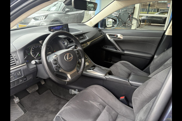 Lexus CT 200h Ultimate Edition 136pk | Achteruitrijcamera | Climate Control | Xenon | PDC |