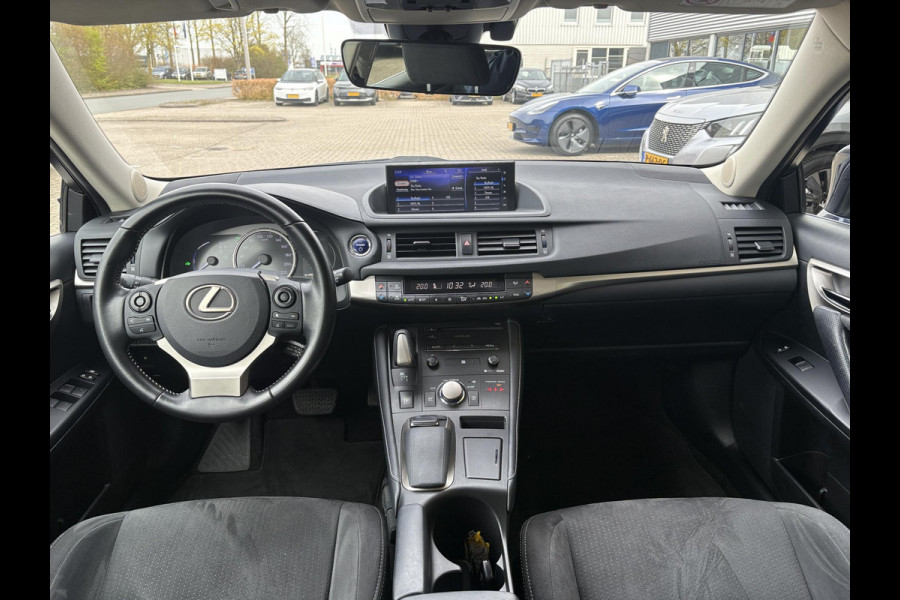 Lexus CT 200h Ultimate Edition 136pk | Achteruitrijcamera | Climate Control | Xenon | PDC |