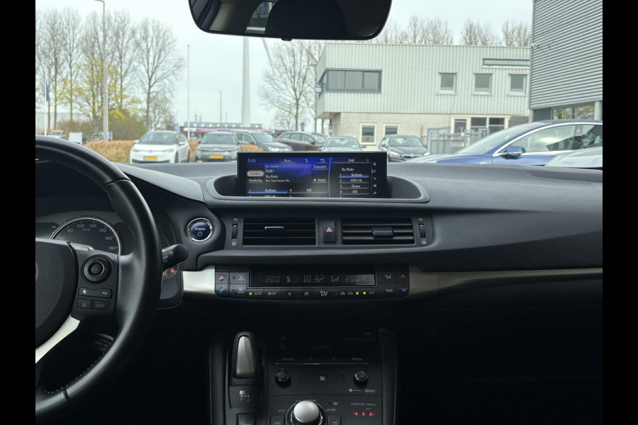Lexus CT 200h Ultimate Edition 136pk | Achteruitrijcamera | Climate Control | Xenon | PDC |