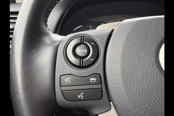 Lexus CT 200h Ultimate Edition 136pk | Achteruitrijcamera | Climate Control | Xenon | PDC |