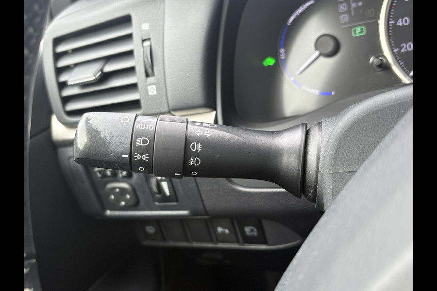 Lexus CT 200h Ultimate Edition 136pk | Achteruitrijcamera | Climate Control | Xenon | PDC |