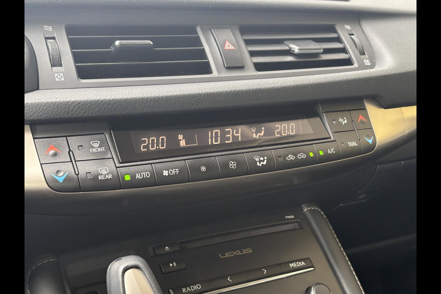 Lexus CT 200h Ultimate Edition 136pk | Achteruitrijcamera | Climate Control | Xenon | PDC |
