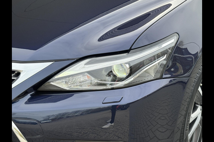 Lexus CT 200h Ultimate Edition 136pk | Achteruitrijcamera | Climate Control | Xenon | PDC |