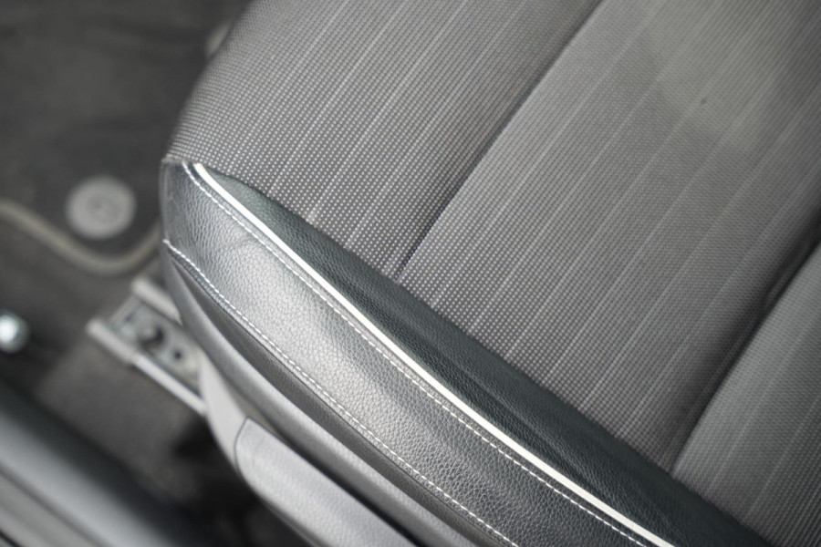 Kia Rio 1.0 T-GDi MHEV DynamicLine Schuifdak GT Line Airco Clima Cruise Leer/Stof