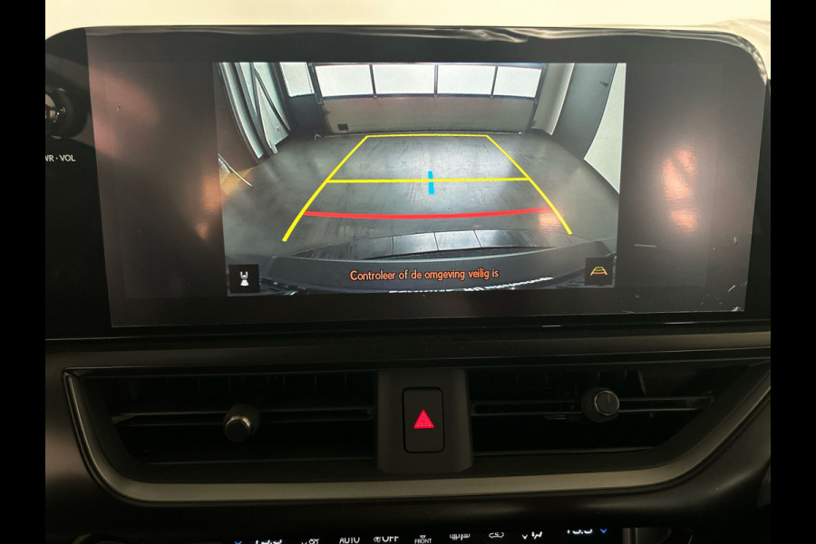 Lexus UX 300e Luxury Line 73 kWh | 45% korting | Winter-pakket | Tech Pack  | Navigatie | Nieuwprijs € 61.095,00 |