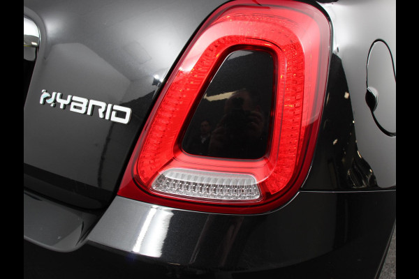 Fiat 500C 1.0 Hybrid Club Cabrio Airco LED Parkeersensoren achter Cruise control Radio Apple Carplay/ Android Auto