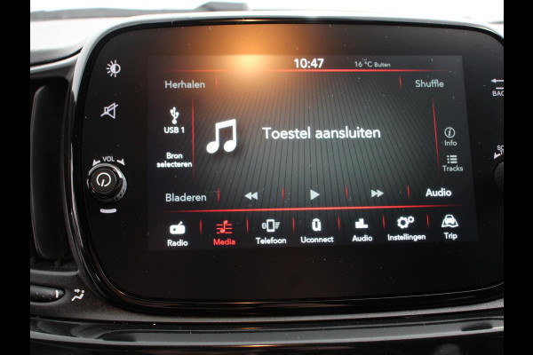 Fiat 500C 1.0 Hybrid Club Cabrio Airco LED Parkeersensoren achter Cruise control Radio Apple Carplay/ Android Auto