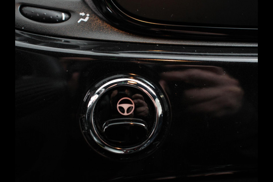 Fiat 500C 1.0 Hybrid Club Cabrio Airco LED Parkeersensoren achter Cruise control Radio Apple Carplay/ Android Auto