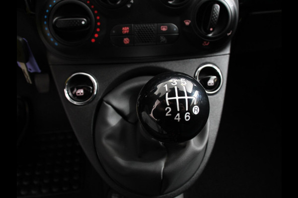 Fiat 500C 1.0 Hybrid Club Cabrio Airco LED Parkeersensoren achter Cruise control Radio Apple Carplay/ Android Auto