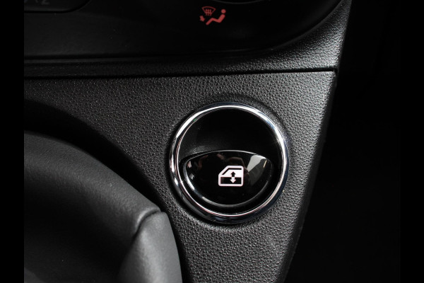 Fiat 500C 1.0 Hybrid Club Cabrio Airco LED Parkeersensoren achter Cruise control Radio Apple Carplay/ Android Auto