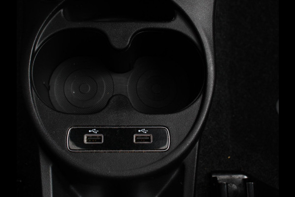 Fiat 500C 1.0 Hybrid Club Cabrio Airco LED Parkeersensoren achter Cruise control Radio Apple Carplay/ Android Auto