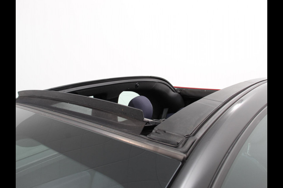 Fiat 500C 1.0 Hybrid Club Cabrio Airco LED Parkeersensoren achter Cruise control Radio Apple Carplay/ Android Auto