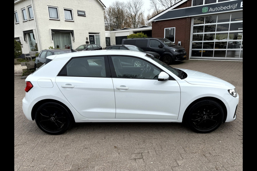 Audi A1 Sportback 25 TFSI Advanced edition 17''Lmv, Stoelverwarming, App Connect