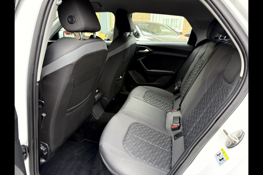 Audi A1 Sportback 25 TFSI Advanced edition 17''Lmv, Stoelverwarming, App Connect