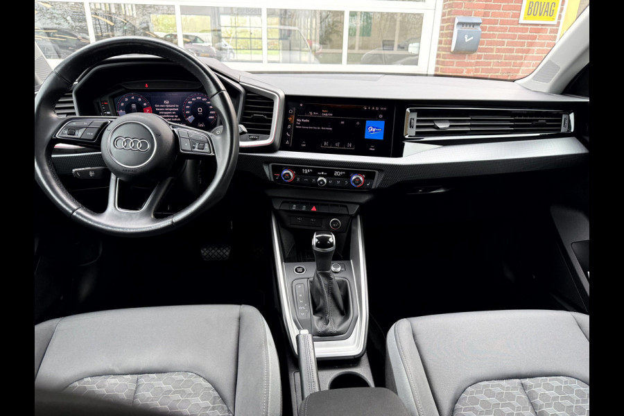 Audi A1 Sportback 25 TFSI Advanced edition 17''Lmv, Stoelverwarming, App Connect