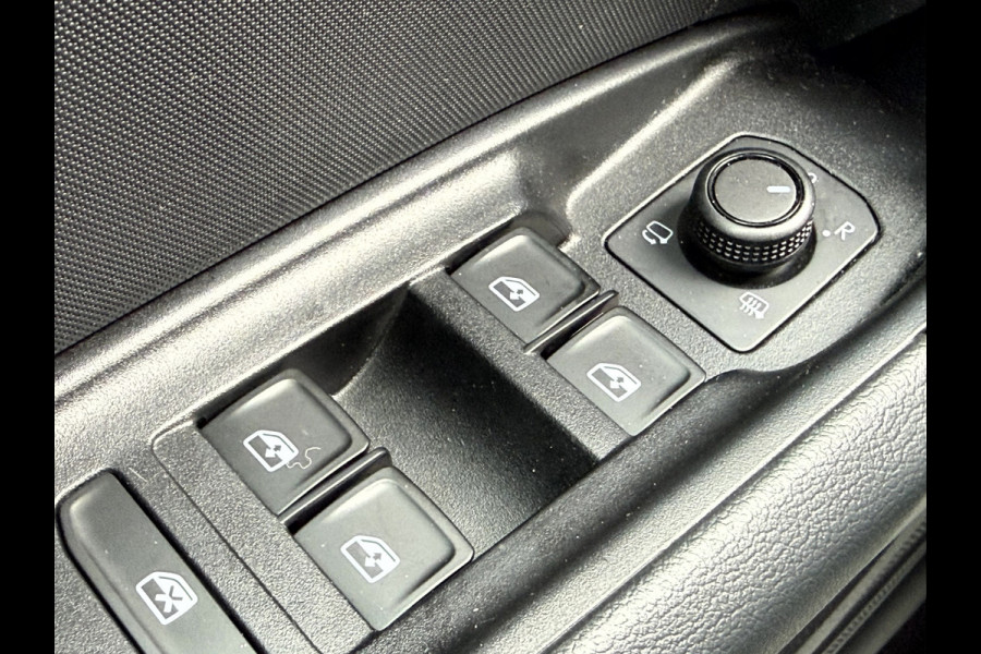 Audi A1 Sportback 25 TFSI Advanced edition 17''Lmv, Stoelverwarming, App Connect