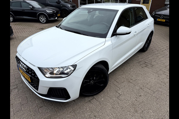 Audi A1 Sportback 25 TFSI Advanced edition 17''Lmv, Stoelverwarming, App Connect