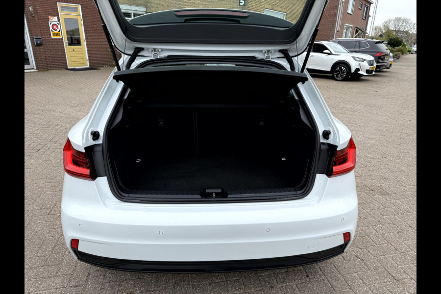 Audi A1 Sportback 25 TFSI Advanced edition 17''Lmv, Stoelverwarming, App Connect