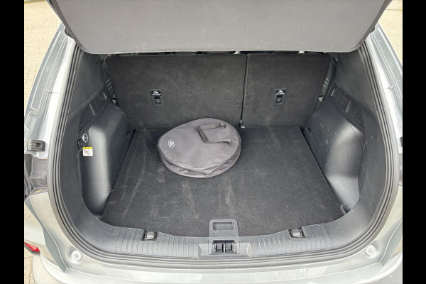 Ford Kuga 2.5 PHEV Titanium | 242pk | Wegklapbare Trekhaak | 2.100kg Trekgewicht | Achteruitrijcamera | Cruise control | Navigatie | Digitale cockpit