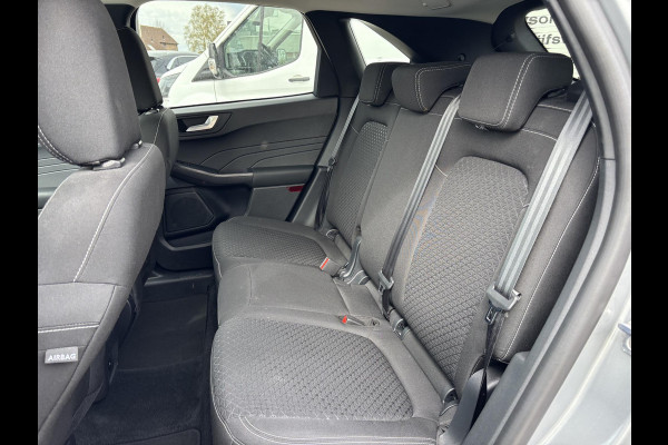 Ford Kuga 2.5 PHEV Titanium | 242pk | Wegklapbare Trekhaak | 2.100kg Trekgewicht | Achteruitrijcamera | Cruise control | Navigatie | Digitale cockpit