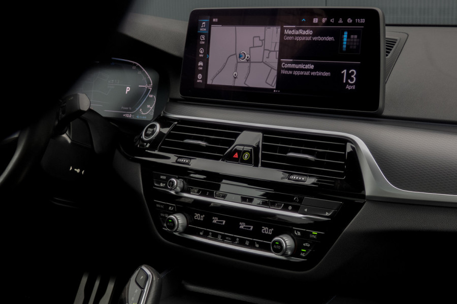 BMW 5 Serie 530e Business Edition Plus M-PERFORMANCE | M-PAKKET | PANO | ACC | CAMERA | ELEKTRISCH VERSTELBARE VOORSTOELEN