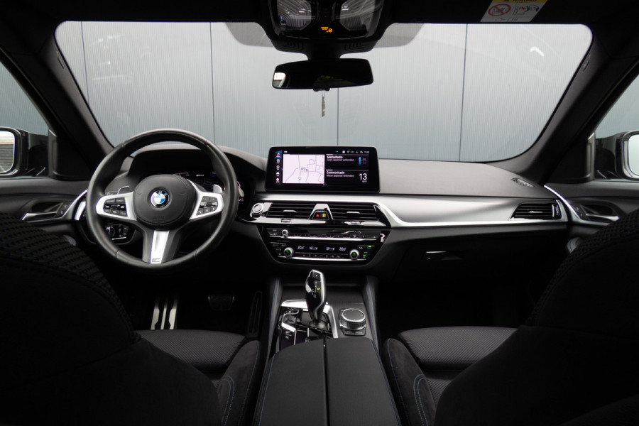 BMW 5 Serie 530e Business Edition Plus M-PERFORMANCE | M-PAKKET | PANO | ACC | CAMERA | ELEKTRISCH VERSTELBARE VOORSTOELEN
