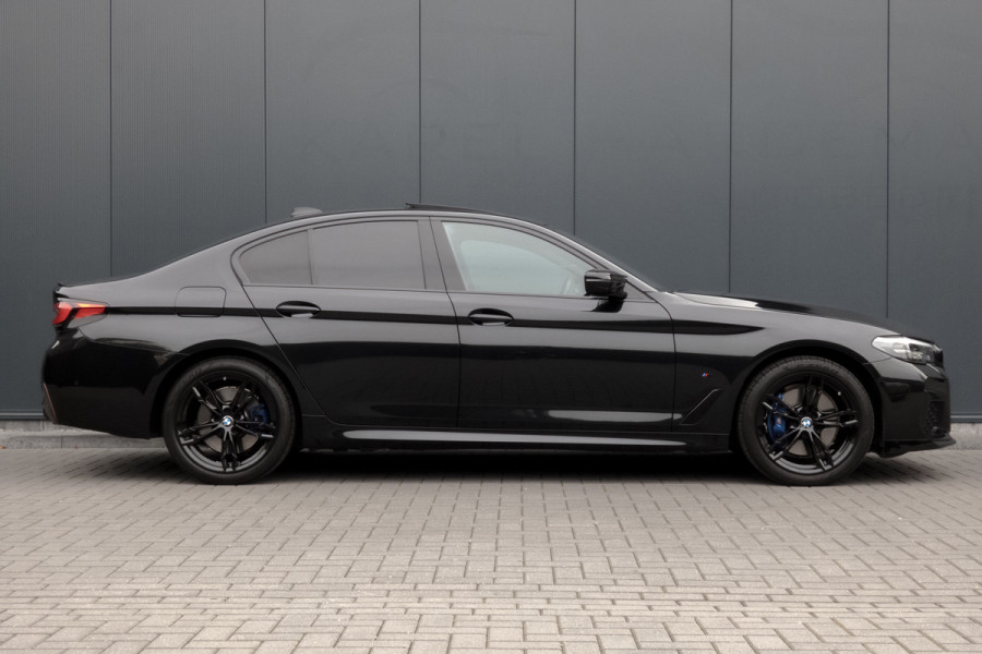 BMW 5 Serie 530e Business Edition Plus M-PERFORMANCE | M-PAKKET | PANO | ACC | CAMERA | ELEKTRISCH VERSTELBARE VOORSTOELEN