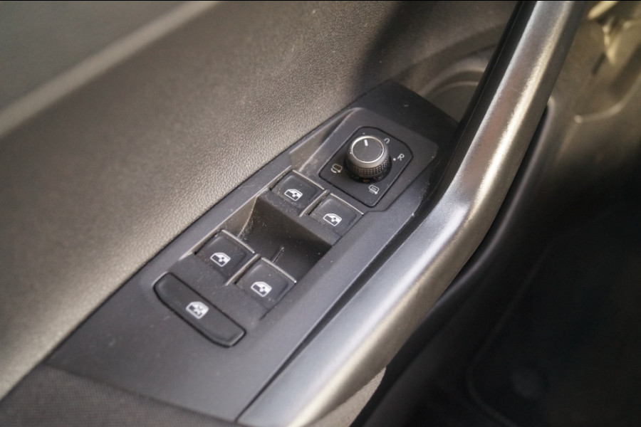 Volkswagen Taigo 1.0 TSI 110pk R-Line Business -NAVI-ECC-CAM-DIGI-