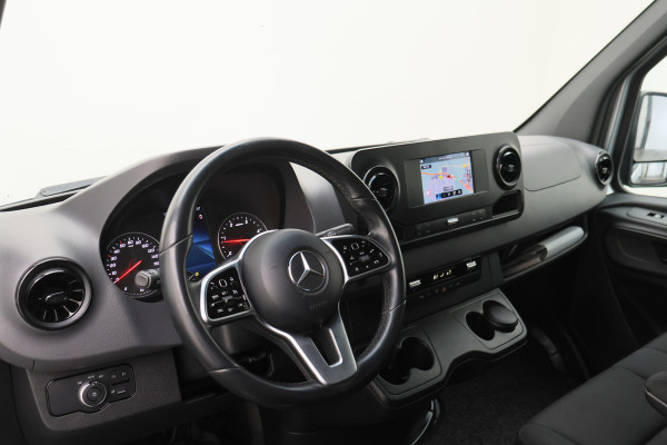 Mercedes-Benz Sprinter 314 2.2 CDI Automaat L2H2 3-Zits, LED, Climate, Camera, Cruise, Navigatie, Bluetooth, Trekhaak, 16''